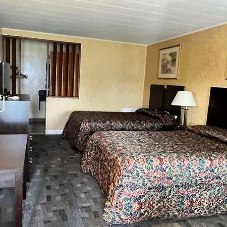 Budget Host Inn Pottstown New Berlinville Exterior foto