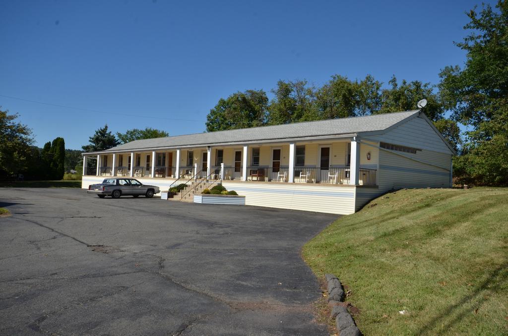 Budget Host Inn Pottstown New Berlinville Exterior foto