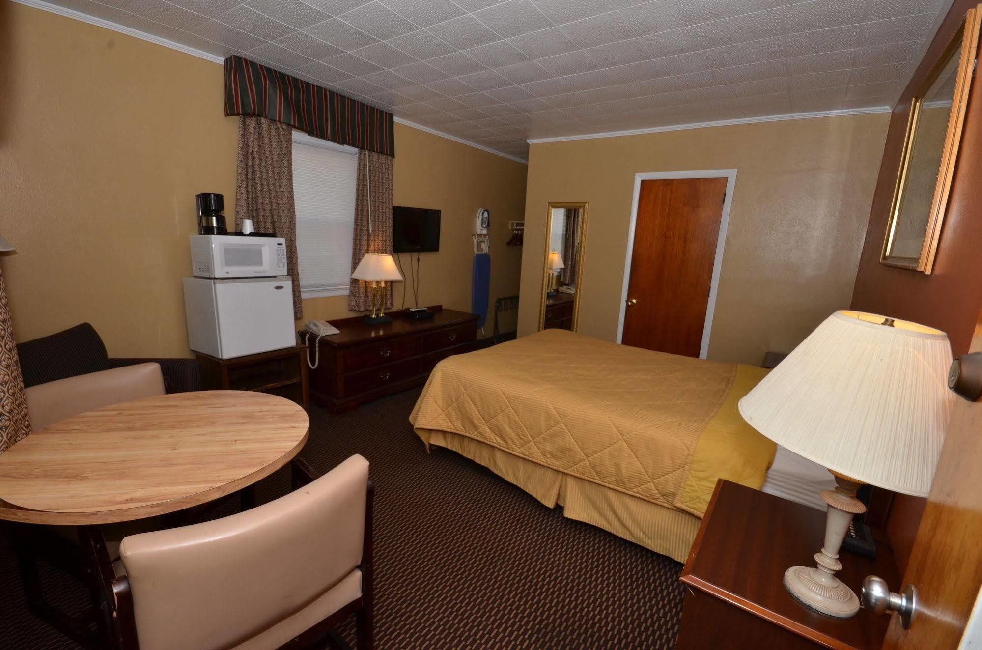Budget Host Inn Pottstown New Berlinville Exterior foto