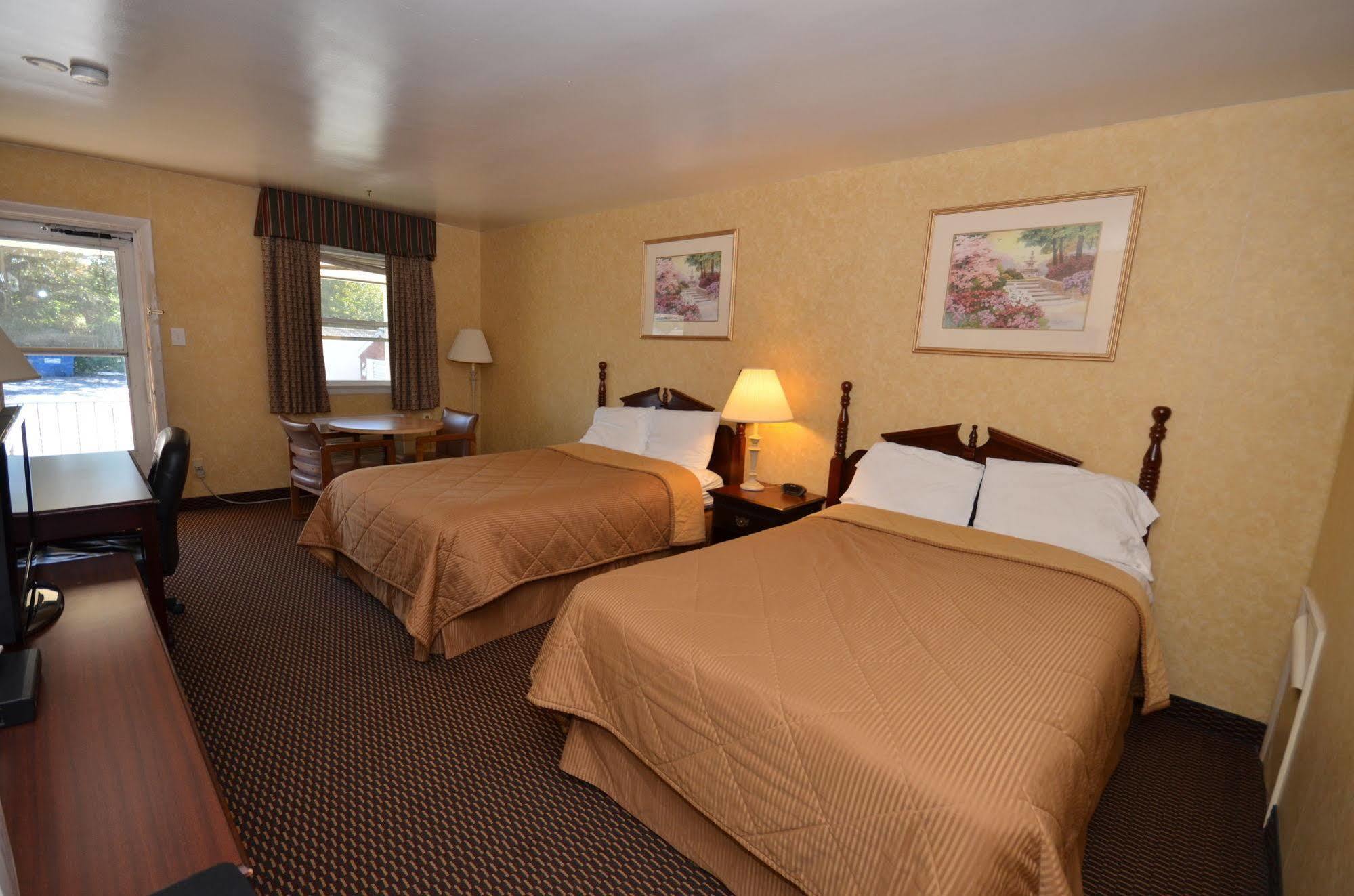 Budget Host Inn Pottstown New Berlinville Exterior foto